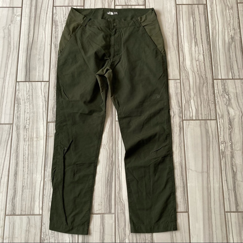 NWOT The North Face pants.